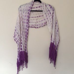 Purple and white wrap.